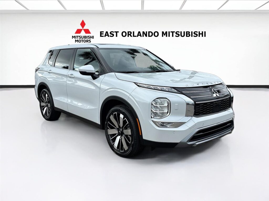 2026 Mitsubishi Outlander SE