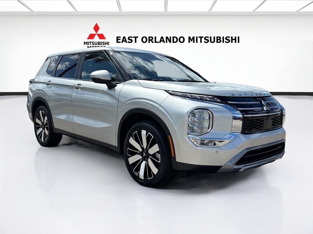 2026 Mitsubishi Outlander SE