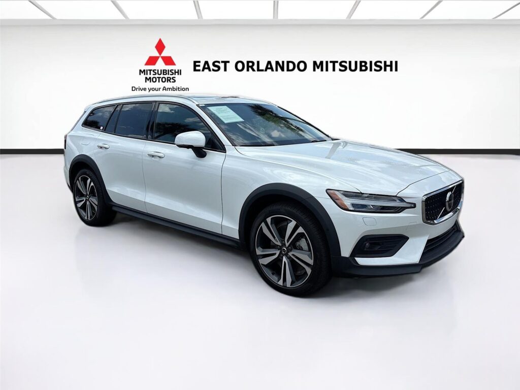 2025 Volvo V60 Cross Country Plus