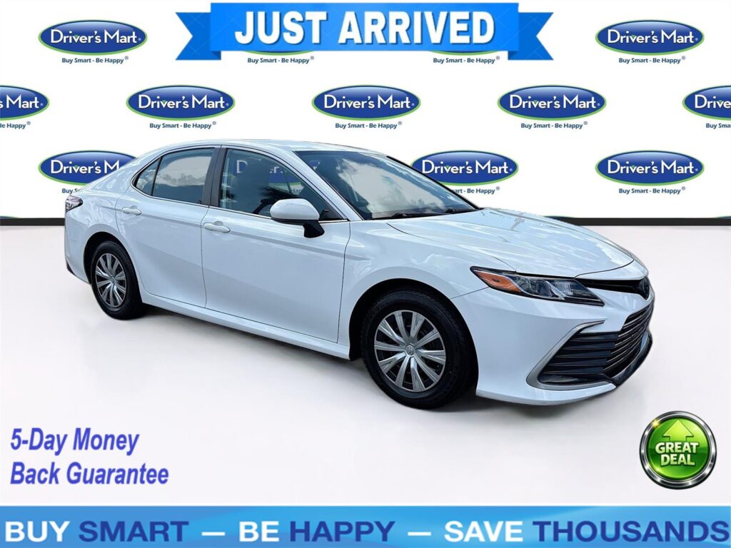 2022 Toyota Camry Hybrid LE