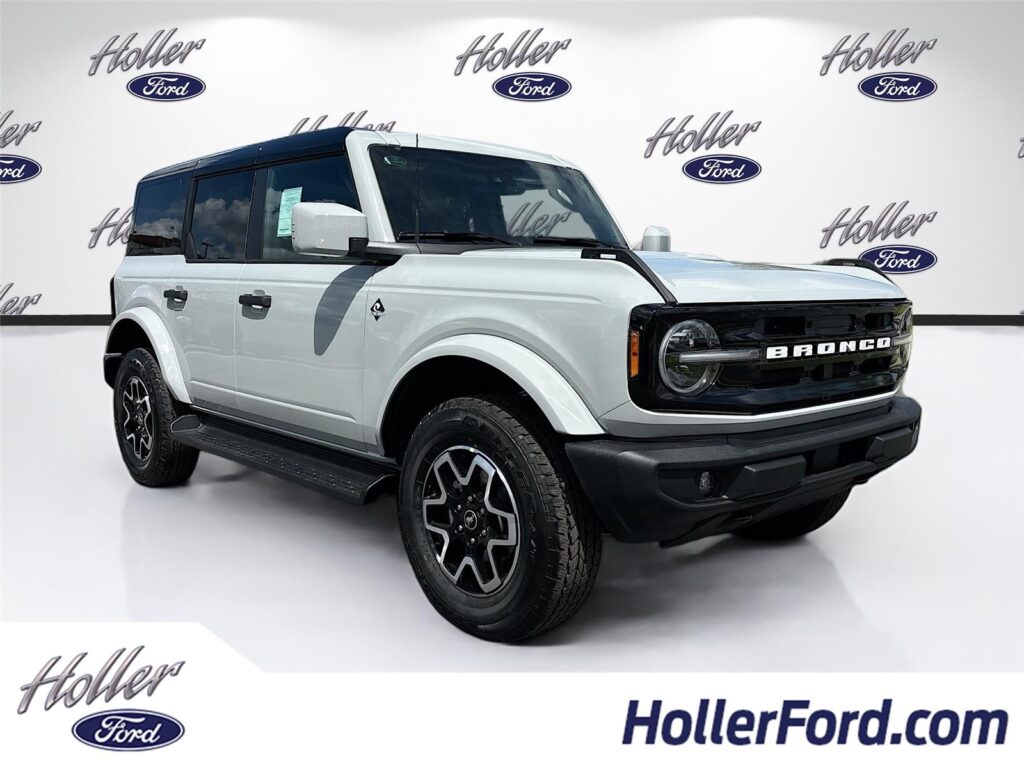 2026 Ford Bronco Outer Banks