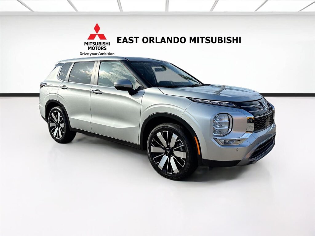2025 Mitsubishi Outlander SE